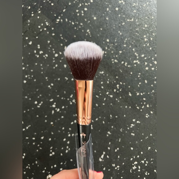 SHAINA B | BLUSH BRUSH - Picture 5 of 5